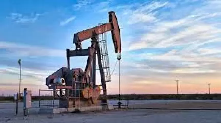 Oil Markets Anticipate Steepest Weekly Slide Since February Amid Geopolitical Calm